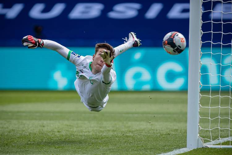 波尔图迎荷甲关键赛,集结日再遭质疑,气氛紧张,身体对抗强度拉满(波野多吉的波尔多野经典影视作品) 波尔图迎荷甲关键赛,集结日再遭质疑,气氛紧张,身体对抗强度拉满(波野多吉的波尔多野经典影视作品)