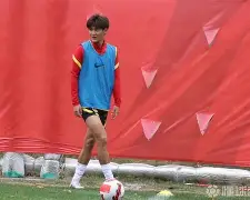 皇马中超曼联哪个好