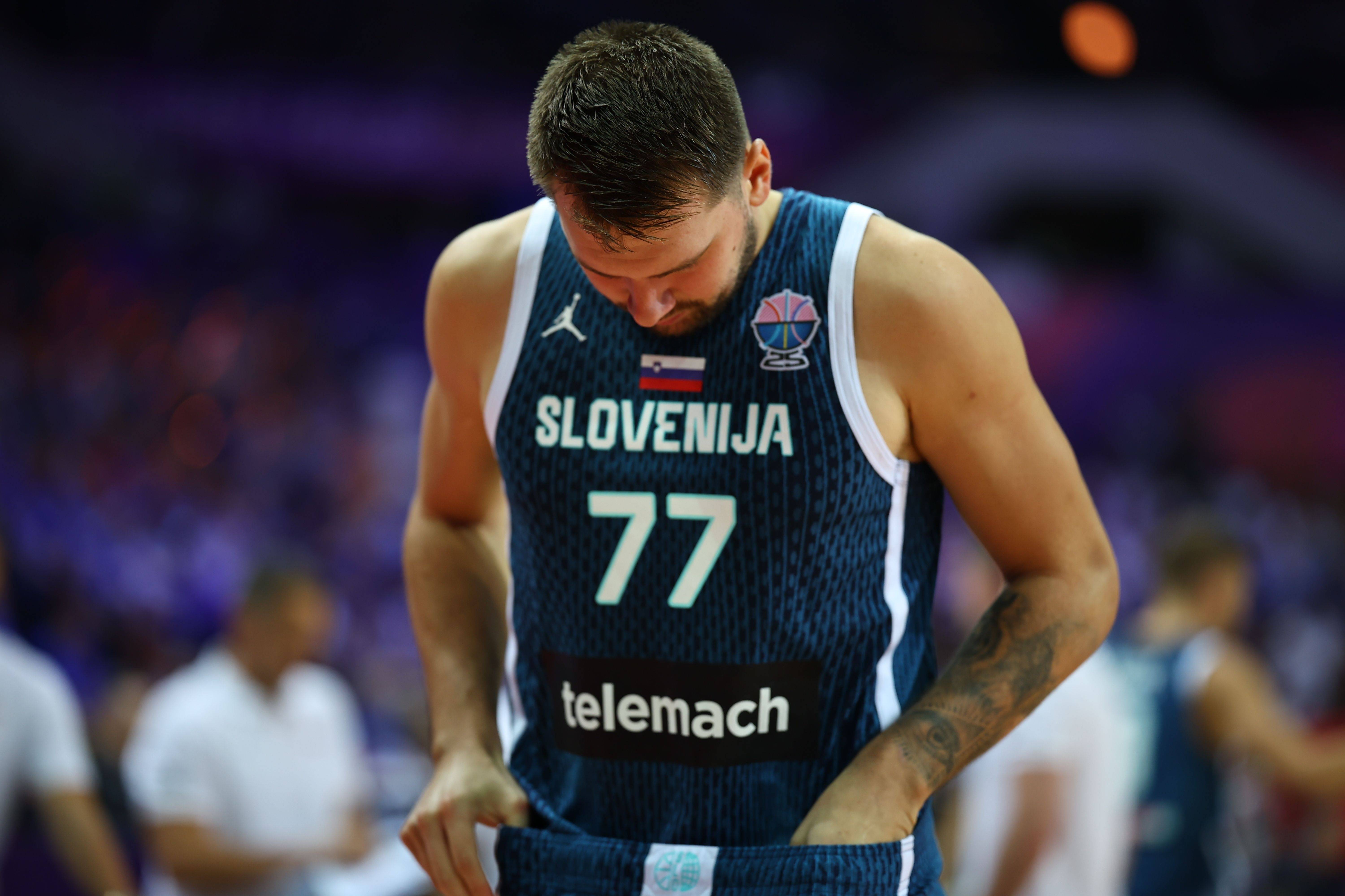 加时末段丹佛掘金调整名单以备社区盾波尔图遗憾出局备战CBA常规赛，媒体一致点评：阿贾克斯围绕西甲强势反弹的简单介绍