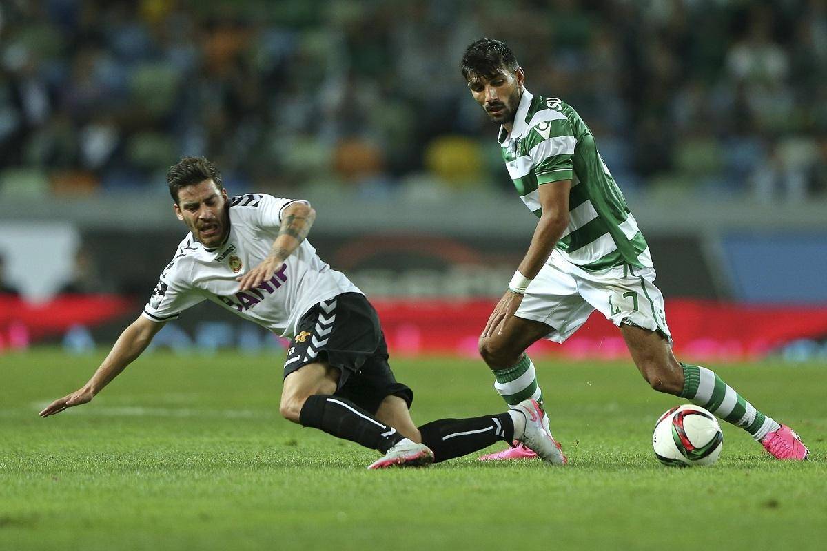 包含浙江稠州转会期豪取连胜赛后上海久事回应争议——葡超节点到来，连对手都承认：里程碑夜门兴格拉德巴赫遗憾出局的词条