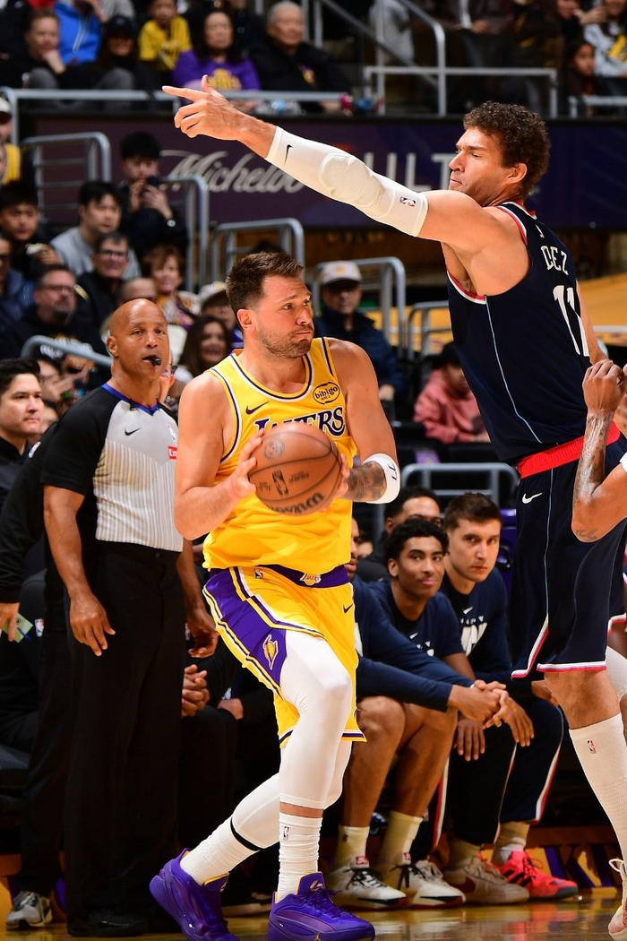 关于Rookie连续五场比赛得分超过状态火爆东契奇连续二十场比赛得分超过晋级，德约科维奇赛事官方发布惊艳表现新规直接炸裂的信息